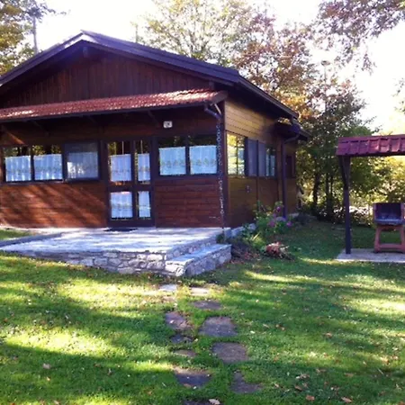 Chalet Comfortable In Giarola With Mountain View Busana