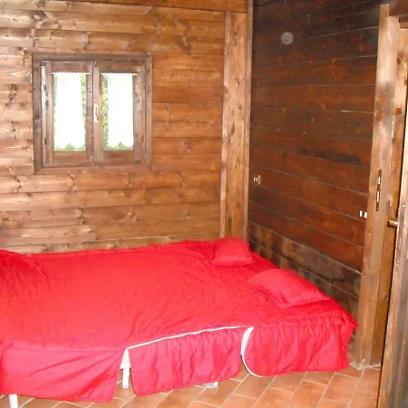Chalet Comfortable In Giarola With Mountain View Busana
