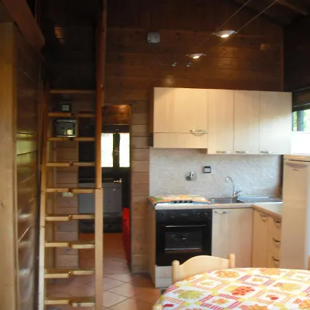 Comfortable In Giarola With Mountain View *