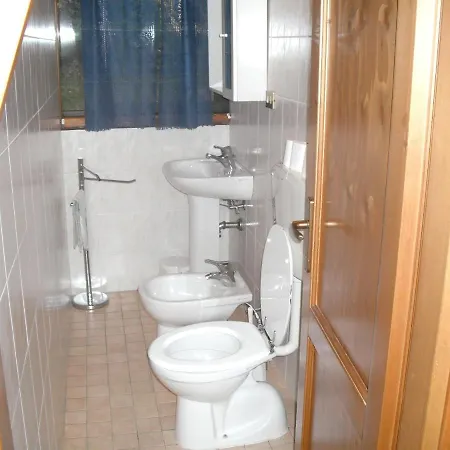 Comfortable In Giarola With Mountain View *