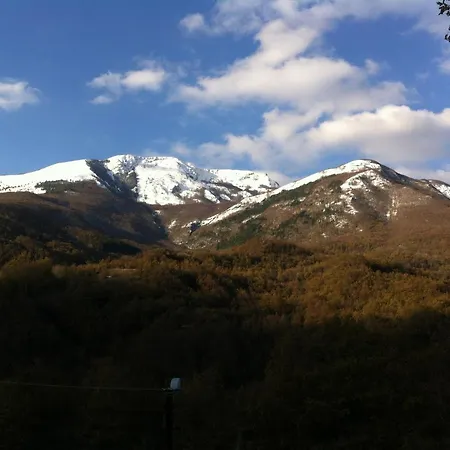 Chalet Comfortable In Giarola With Mountain View Busana
