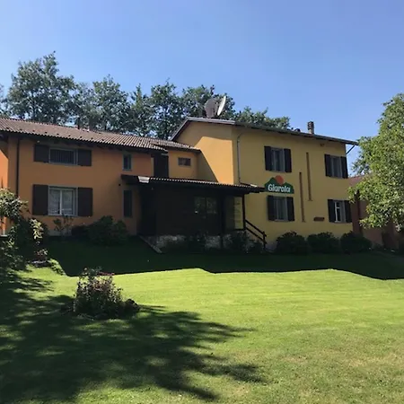 Comfortable In Giarola With Mountain View