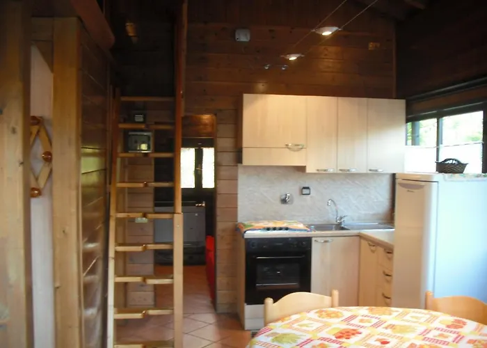 Comfortable In Giarola With Mountain View *