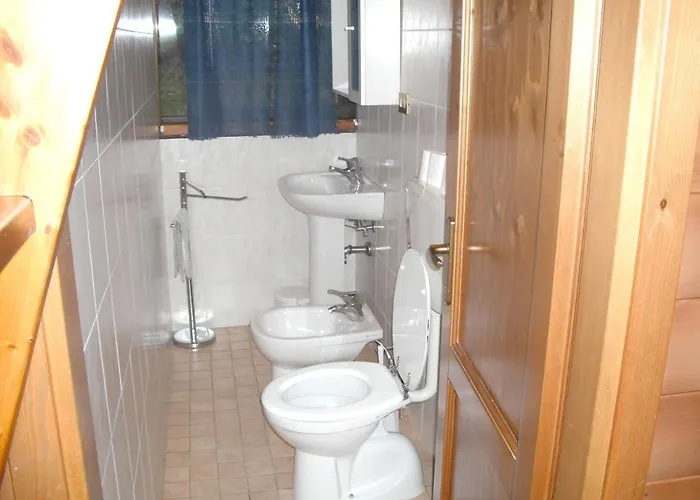 Comfortable In Giarola With Mountain View *