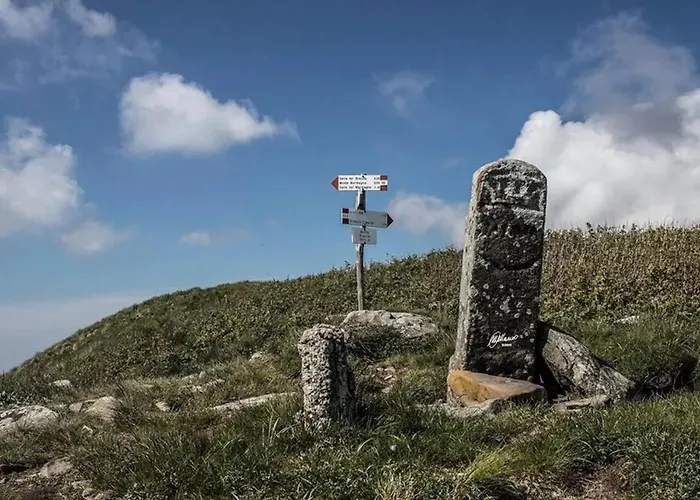Comfortable In Giarola With Mountain View *